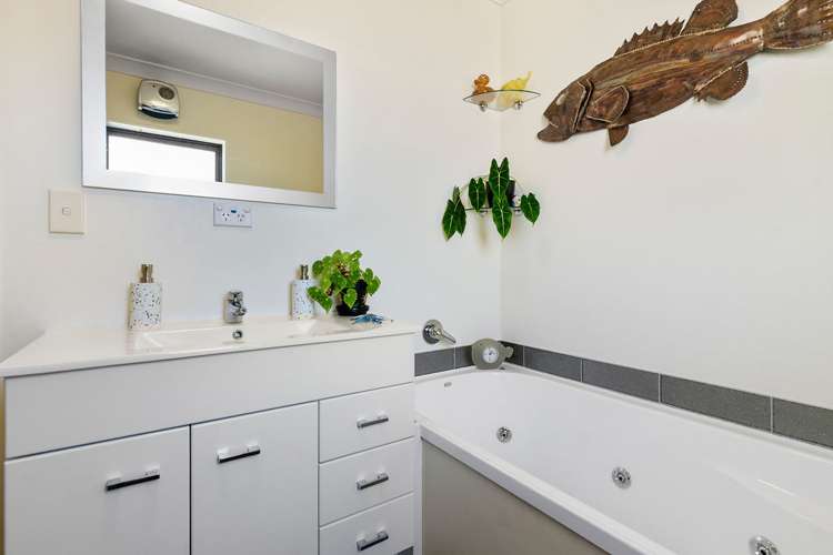 99 Lincoln Road Carterton_15