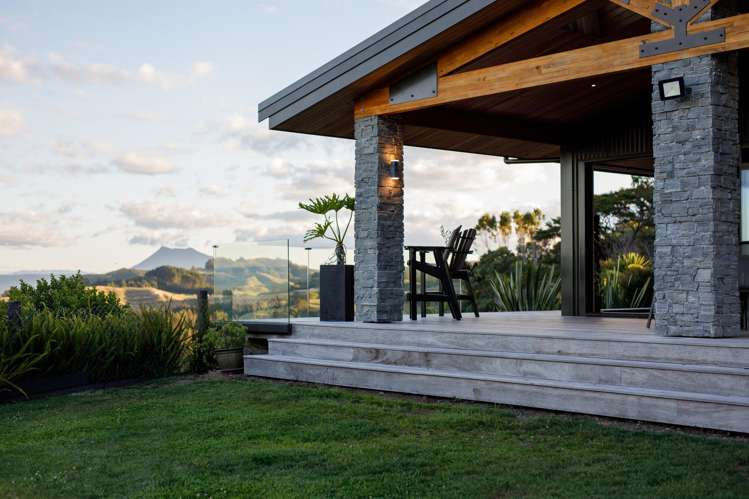 541 Manawahe Road Manawahe_1