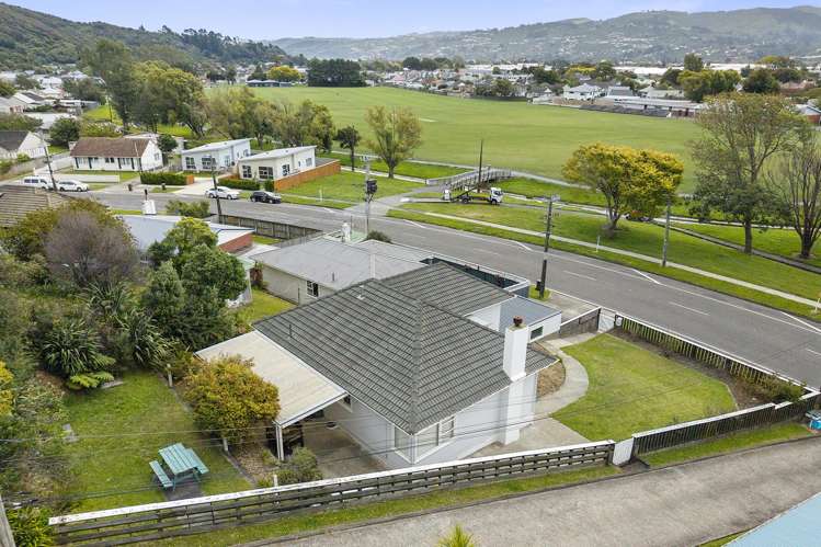 214 Waddington Drive Naenae_22