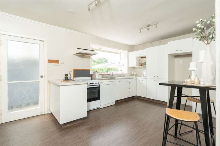 6 Tomin Road Glenview_4