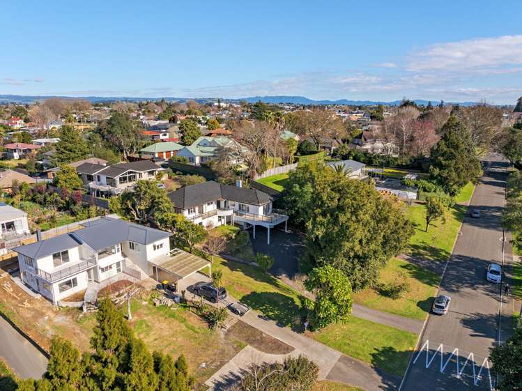 38 Fourteenth Avenue Avenues_17