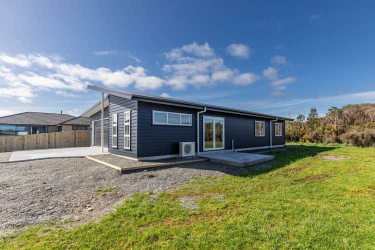 6 Holly Robinson Place Hokitika_17