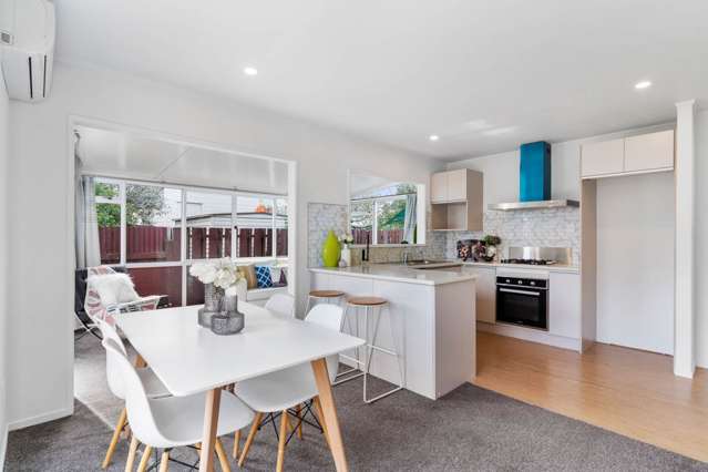 2/52 Waitaki Street Henderson_3