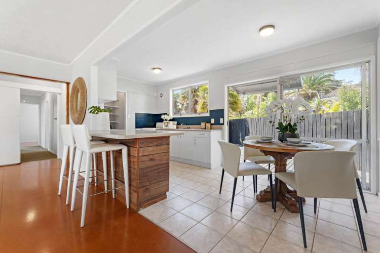 67 Riverpark Crescent Henderson_12