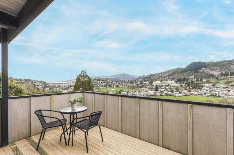 33 Jenner Road Toi Toi_7