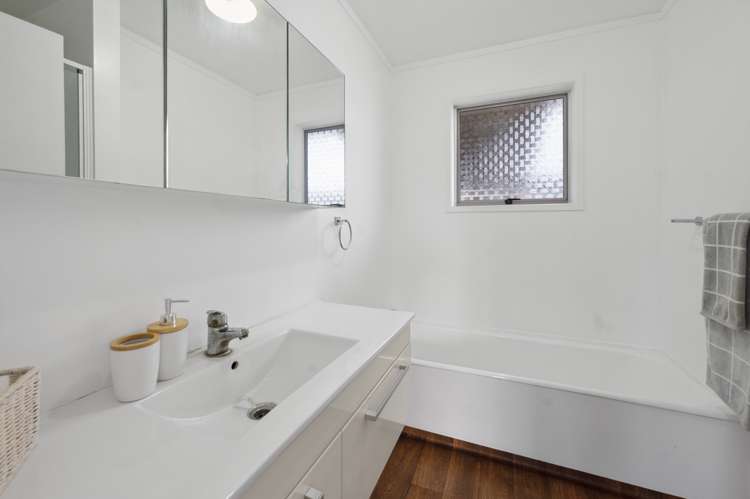 1 Milton Grove Owhata_12