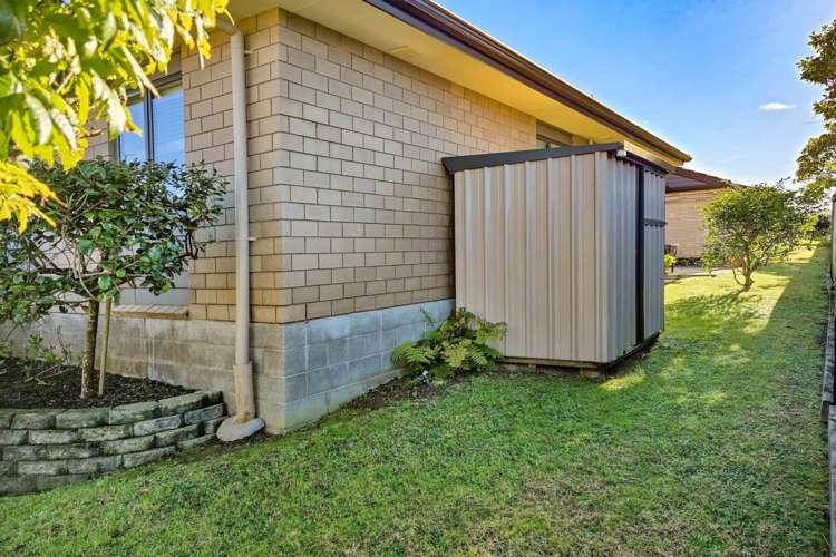 50 Royalle Mews Botany Downs_11