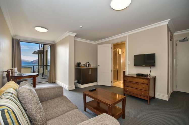 Lake Esplanade Queenstown_3