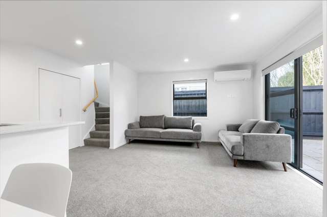 2/54B Cook Street 1074_2