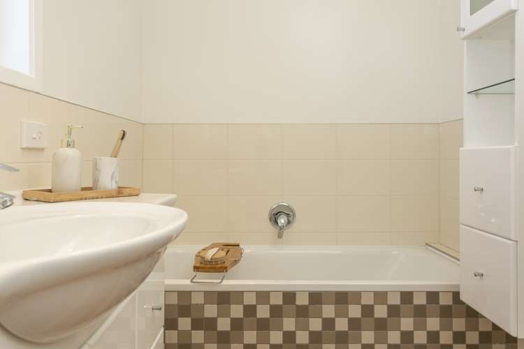 2/1 Henry Hill Road Hilltop_17