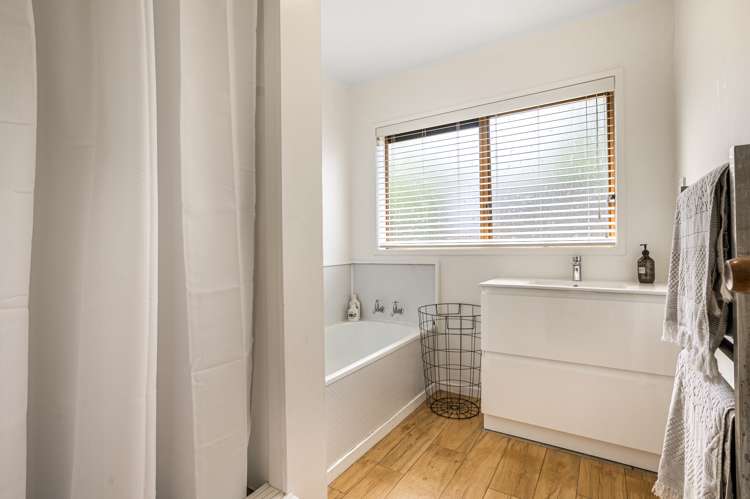 3/6 Keys Street Belmont_18