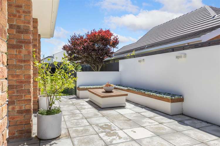 15 Apsley Drive Russley_18