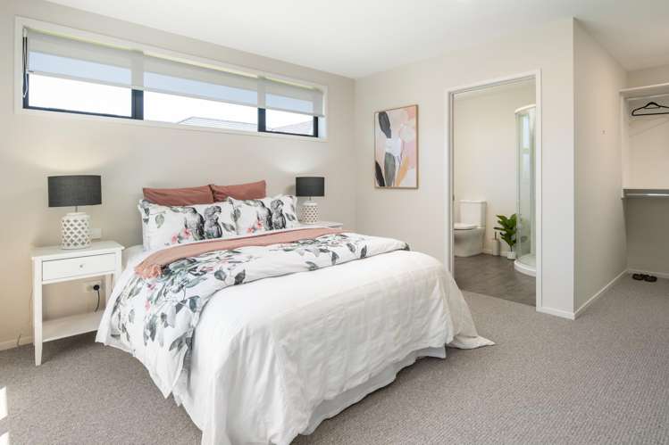 12 Mustang Alley Burleigh_16