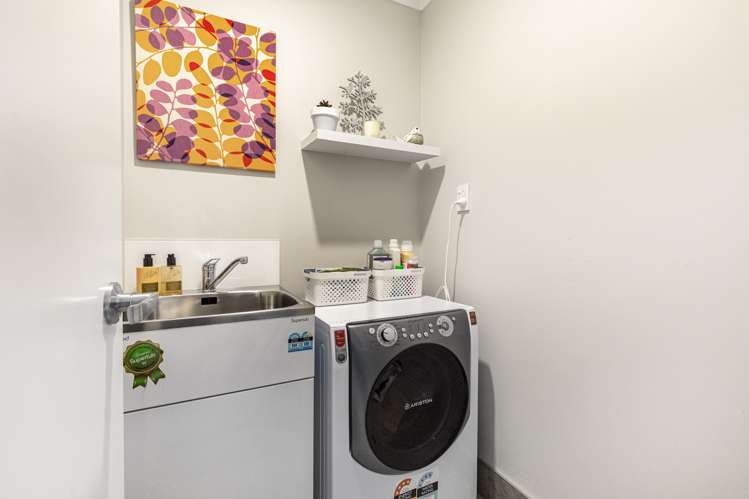 6 Fernly Rise Flat Bush_16