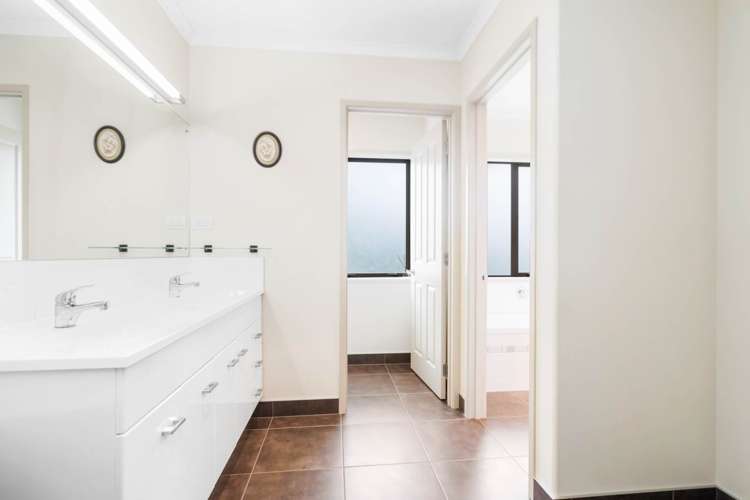 10 Glengarry Lane Tamaterau_11