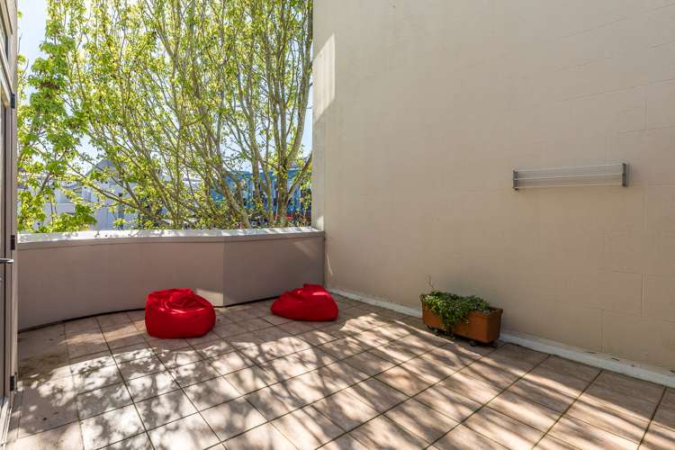 1/2 Upper Queen Street Auckland Central_13