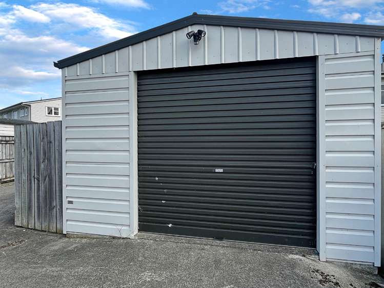 10 Devon Crescent Bulls_10