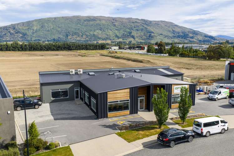 2/10 McCormick Street Wanaka_15