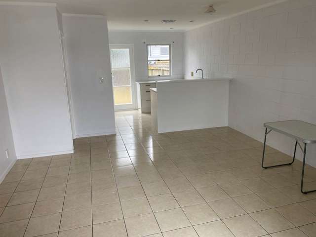 1/14 Blockhouse Bay Road Avondale_2