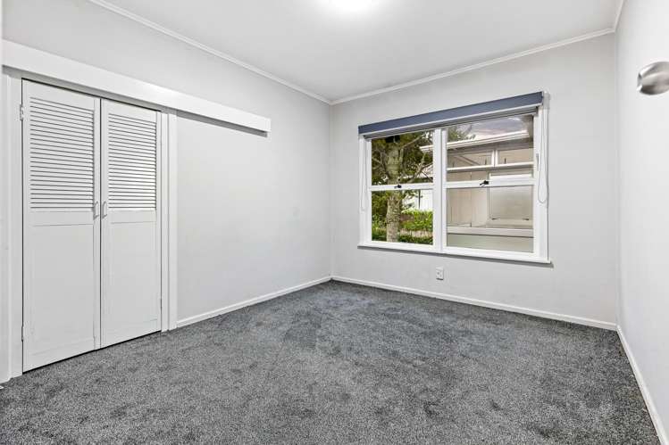 41 Royal Road Massey_11