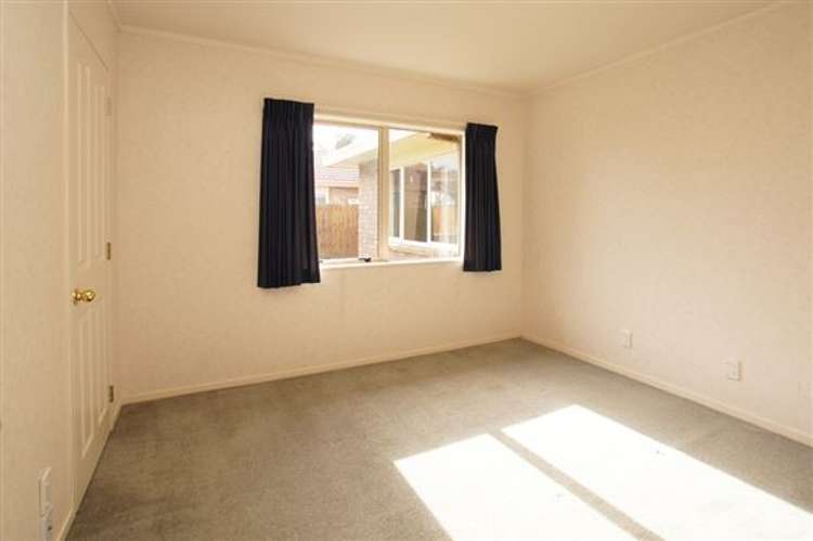 22 Farnborough Drive Nawton_9