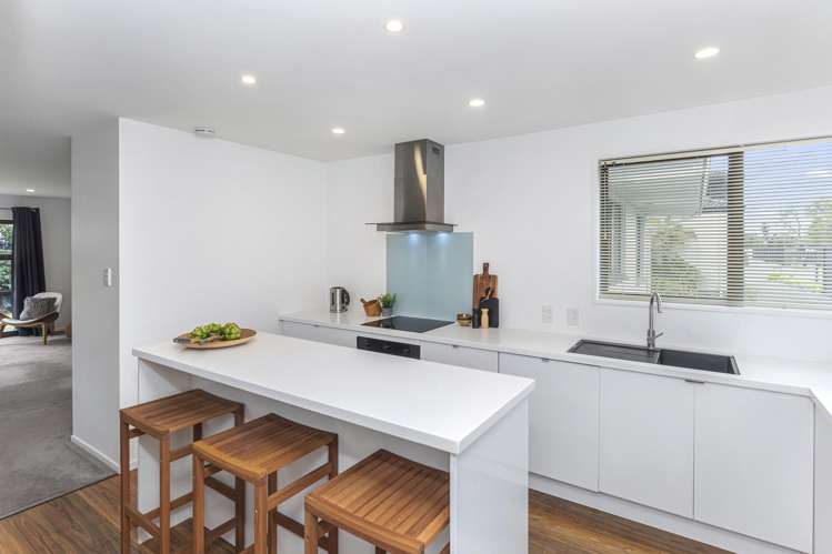 2/73 Winchester Street Merivale_4