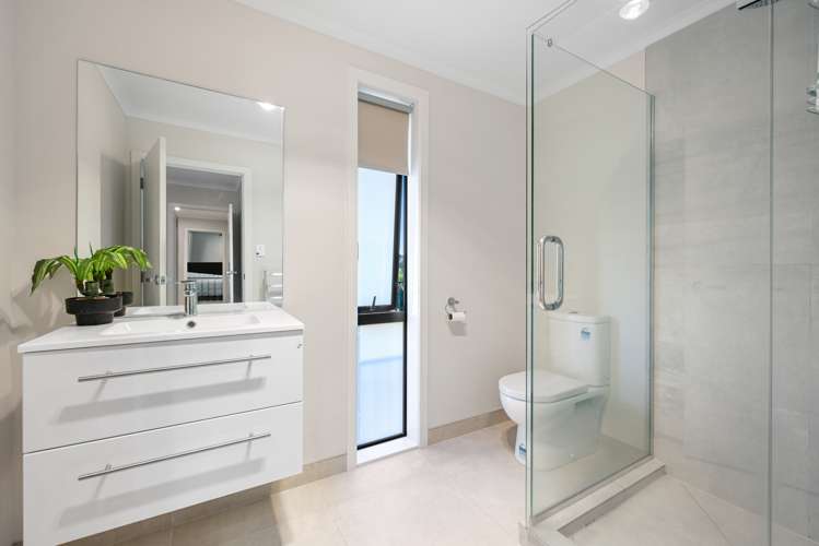 24 Te Tiireke Drive Glenview_11