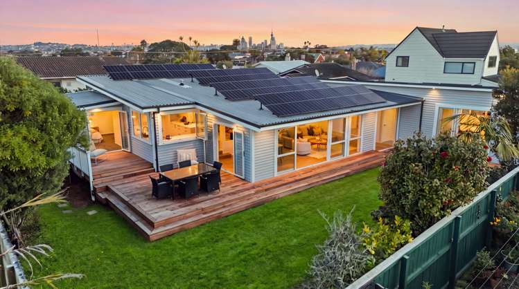 42A Old Lake Road Devonport_17