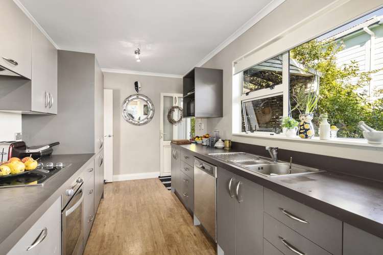 86 Totara Road Miramar_6