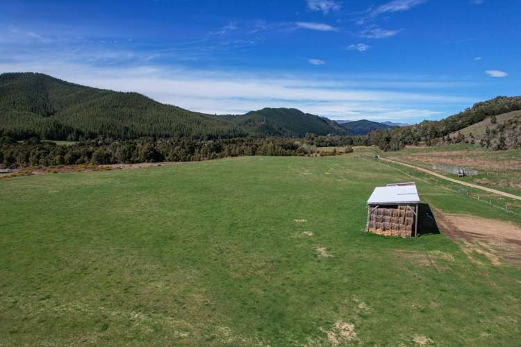 Rainy River Road Atapo_11