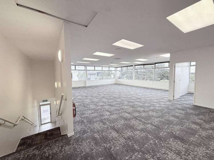 2/4 Civil Place Albany_2