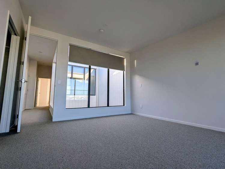 65 Bearing Parade Long Bay_11