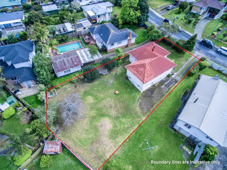 9 Tiroroa Avenue Te Atatu South_0