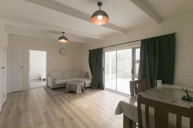 1/10 Robert Street 1660_1