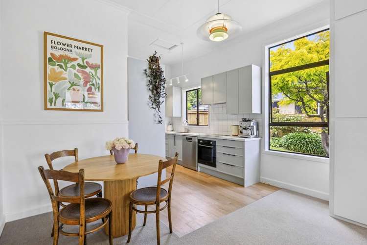 288 Gladstone Road North_2