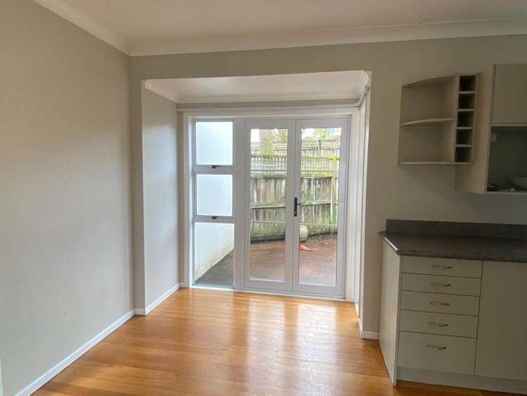 16A Bristol Avenue Brookfield_5