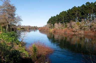 2221 River Road_2