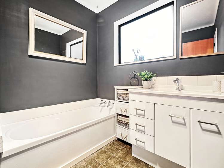 12 Tulsa Grove Totara Park_11