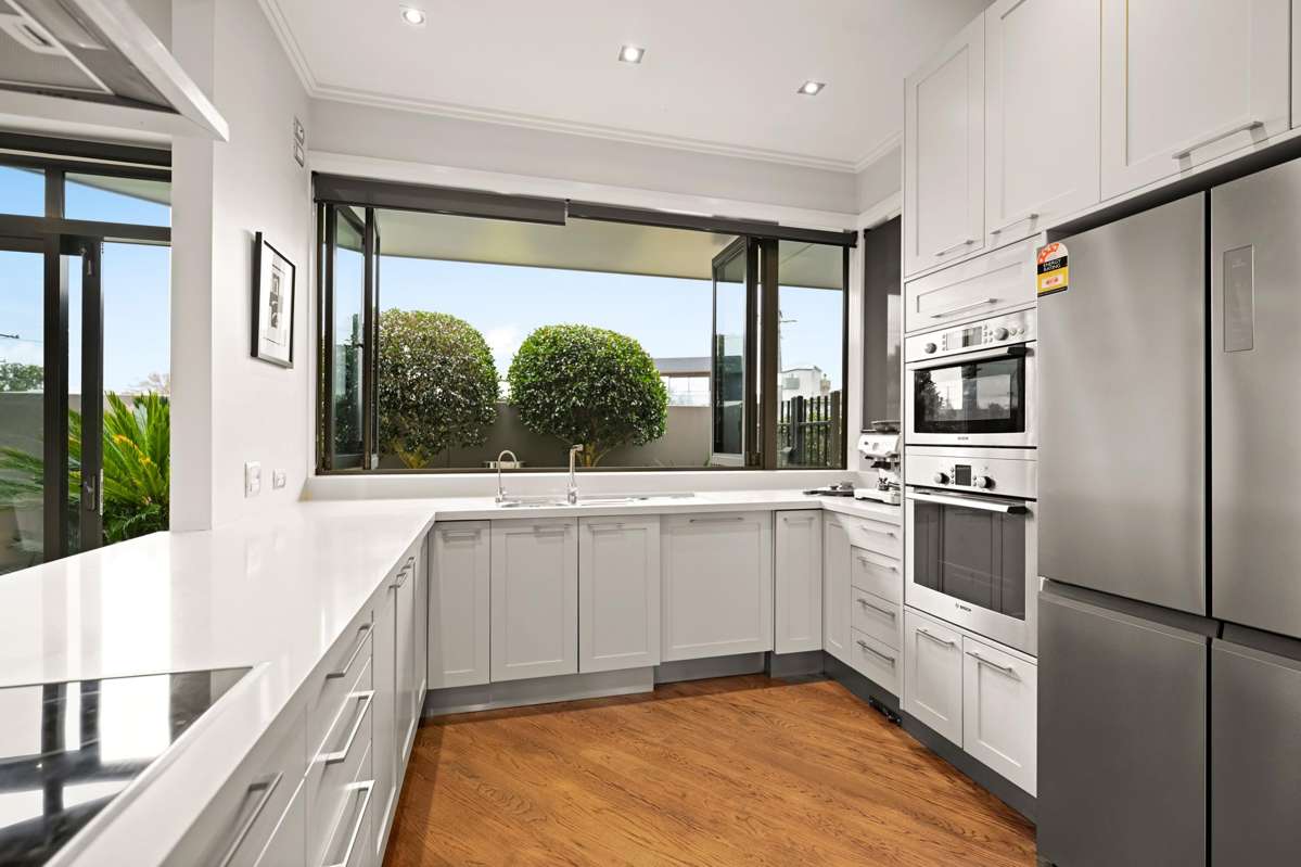2 Comries Road_1