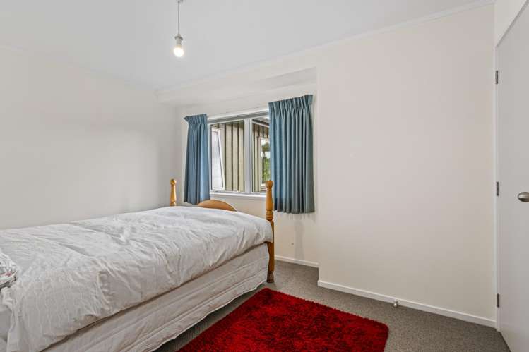 1082 Sandspit Road Sandspit_19