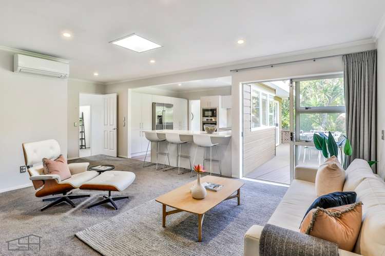 10 Woodfern Crescent Titirangi_12