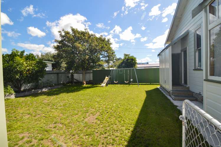 11 Clifton Avenue Carterton_17