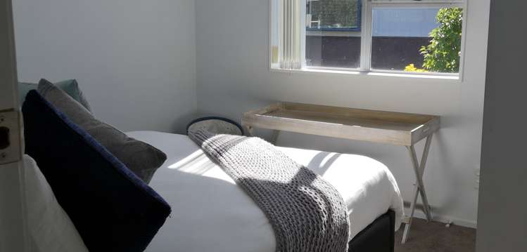 2/401 East Coast Road Mairangi Bay_12