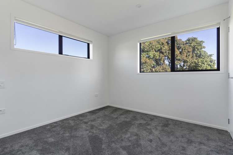 11/10 Yeovil Road Te Atatu Peninsula_9