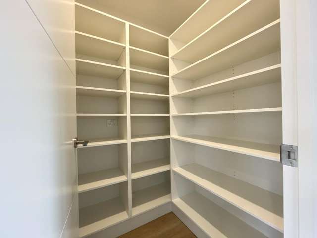 13 SIlvergrass Way 11103_4