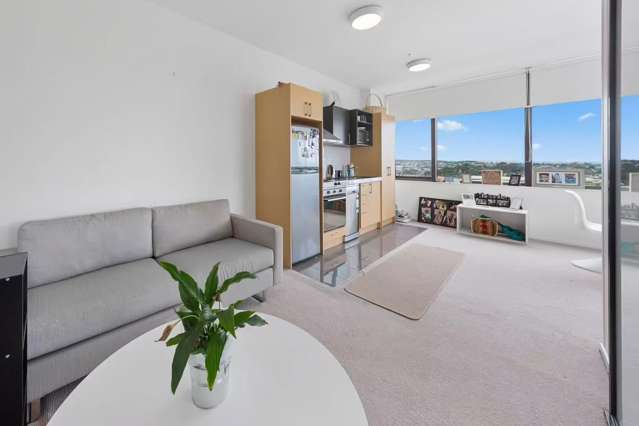 707/17 Putney Way Manukau_1