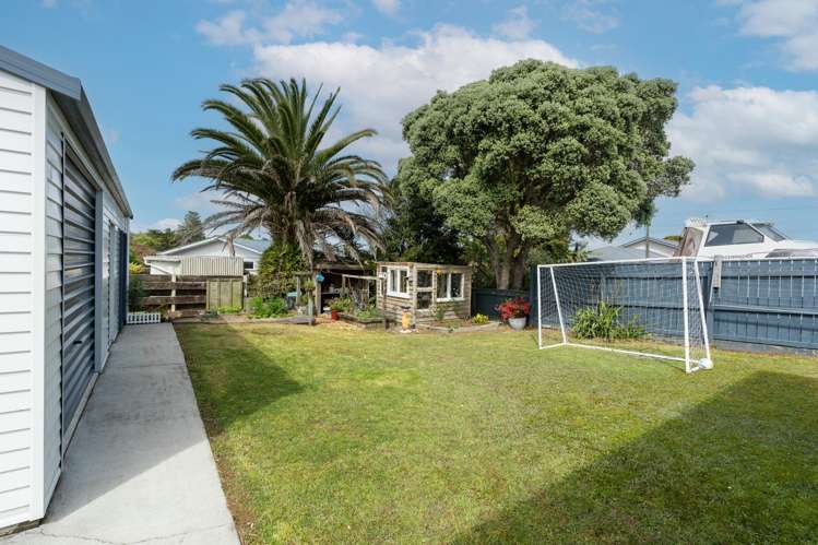 63 Clotworthy Crescent Onerahi_31