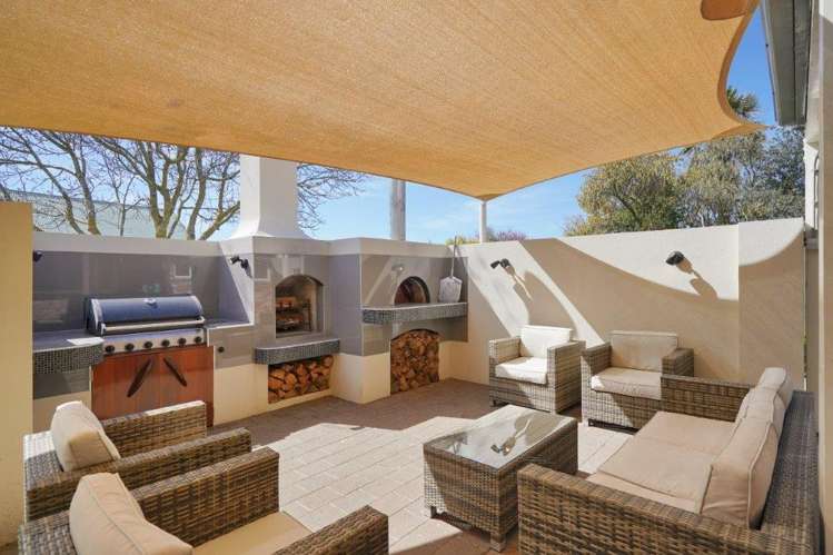 19 Littles Lane Woodend_11