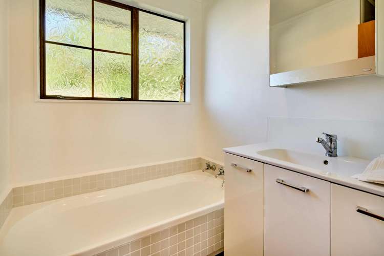 84 Cunliffe Street Churton Park_16