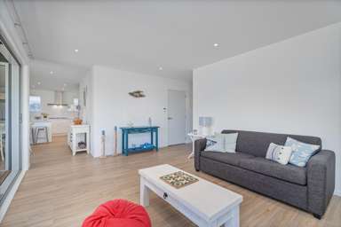 44 Longreach Drive_3